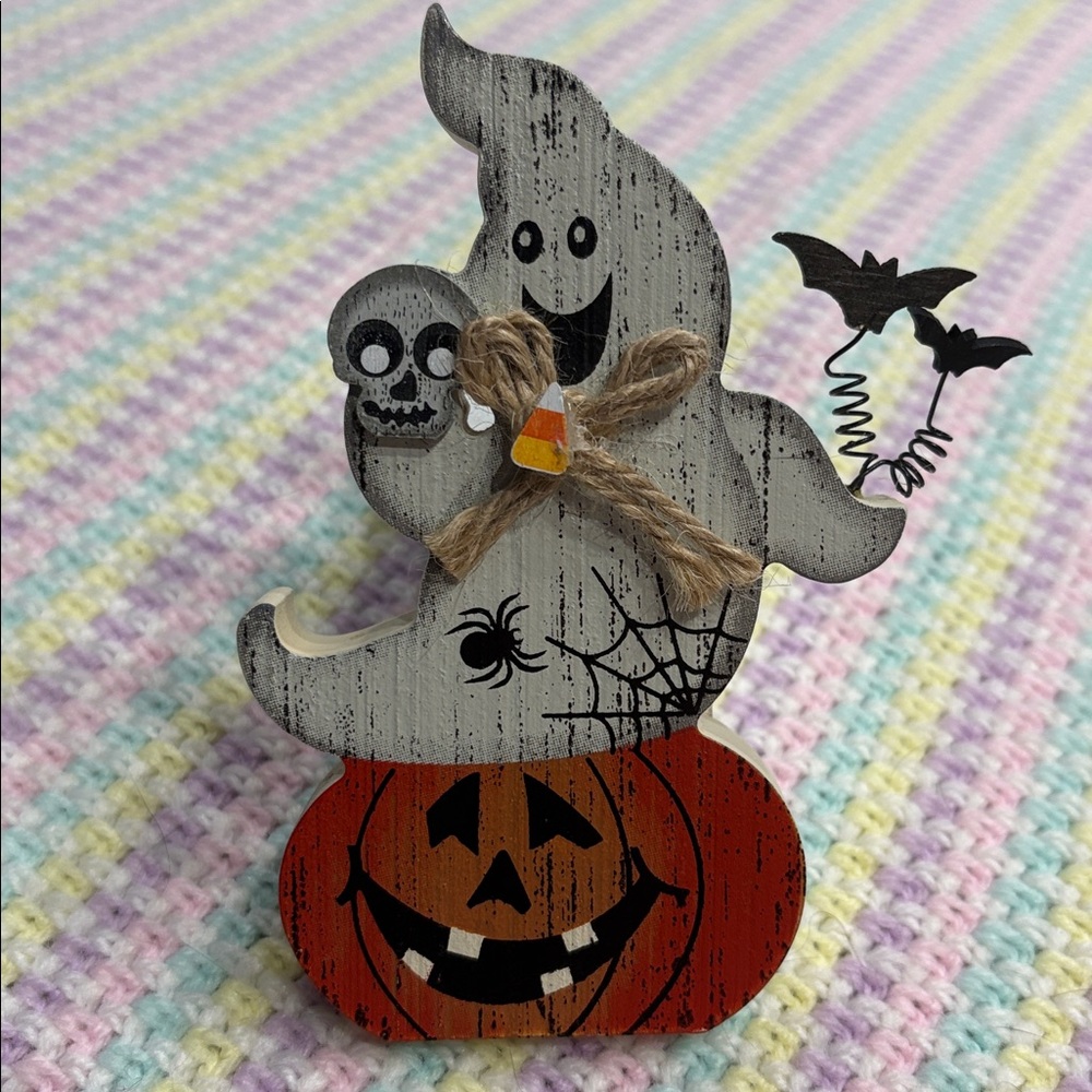 Halloween Wooden Painted Ghost Spider and Pumpkin Festive Fall Home Decoration !